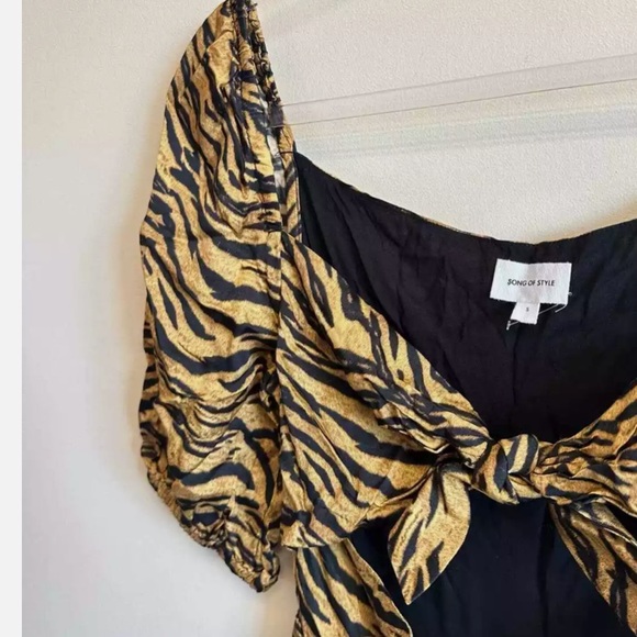 Song of Style Revolve Everly Tiger Multi Button/Tie Front Cutout Dress NWOT S - Picture 9 of 15